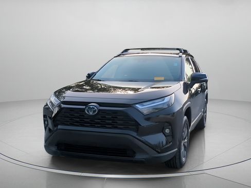 Used 2023 Toyota RAV4 XLE Premium AWD/4WD image 10