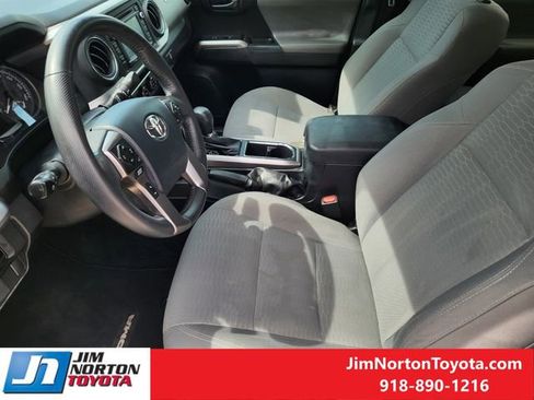 Used 2017 Toyota Tacoma SR5 w/ Tow Package image 14