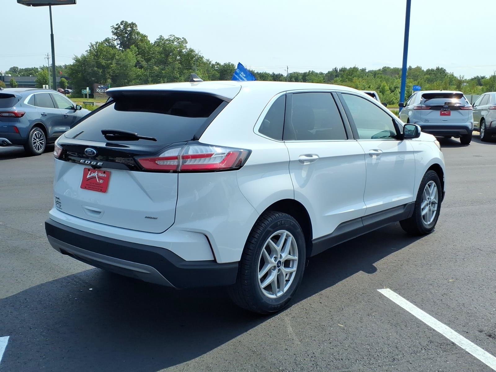 Used 2022 Ford Edge SEL AWD/4WD image 6