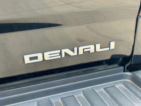 Used 2018 GMC Sierra 2500 Denali w/ Duramax Plus Package AWD/4WD image 13