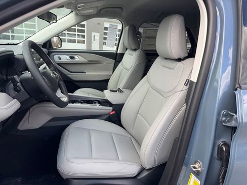 New 2026 Ford Explorer Active w/ Active Comfort Package image 12
