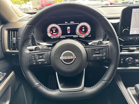 Used 2023 Nissan Pathfinder Platinum image 14