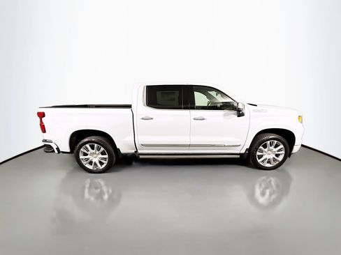 New 2026 Chevrolet Silverado 1500 High Country w/ High Country Premium Package AWD/4WD image 8