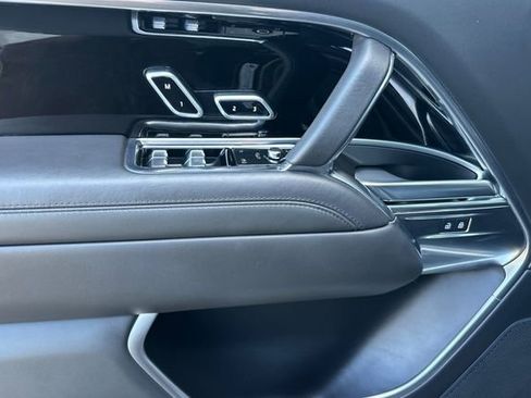 Certified 2023 Land Rover Range Rover SE image 10