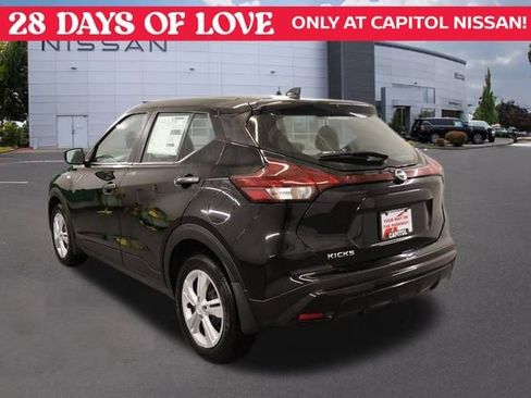 New 2025 Nissan Kicks Play S image 5