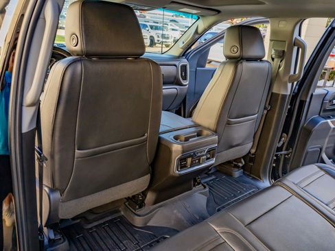 Used 2023 GMC Sierra 3500 Denali image 34