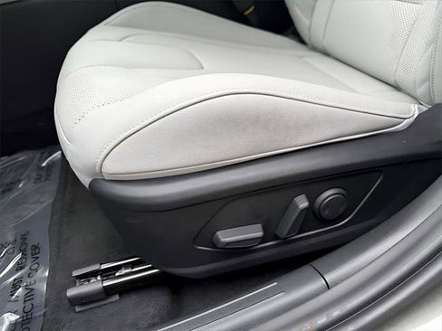 New 2026 Hyundai Elantra Limited image 14