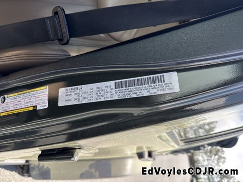 Used 2015 Jeep Wrangler Unlimited Rubicon w/ Connectivity Group image 44