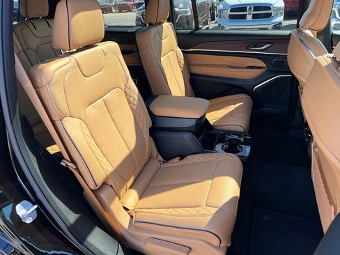 Used 2025 Jeep Grand Cherokee L Summit w/ Advanced Protech Group IV image 19