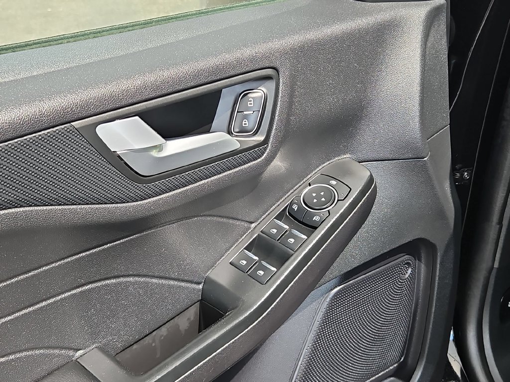 Used 2025 Ford Escape ST-Line AWD/4WD image 13