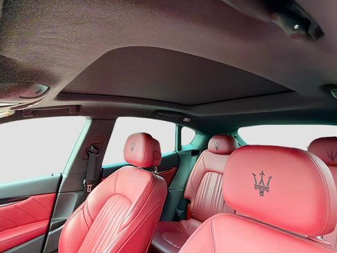 Certified 2022 Maserati Levante GT image 26