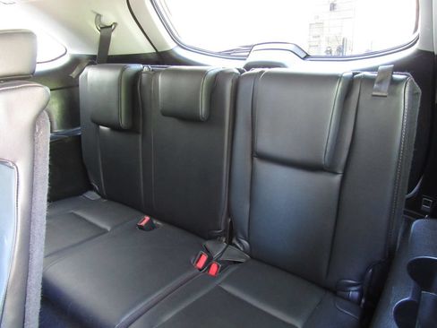 Certified 2019 Toyota Highlander XLE AWD/4WD image 17