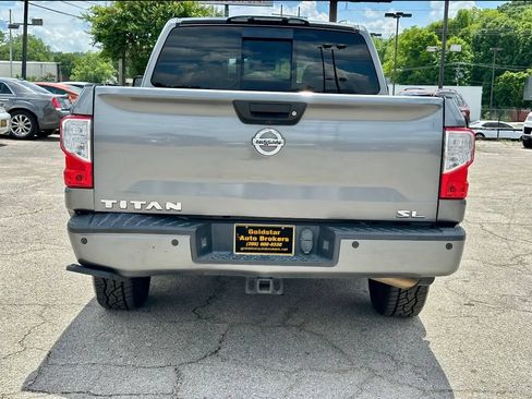 Used 2017 Nissan Titan SL w/ SL Towing Convenience Package RWD image 4