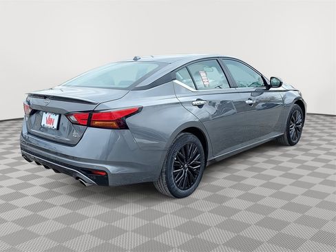 Used 2025 Nissan Altima 2.5 SV w/ SV Special Edition Package image 5