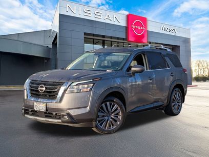 Certified 2022 Nissan Pathfinder SL w/ SL Premium Package
