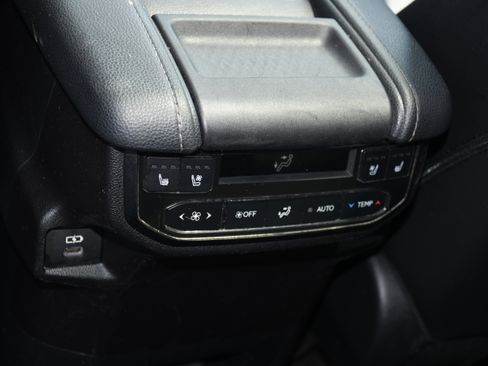 Certified 2024 Toyota Grand Highlander AWD image 18