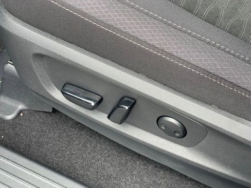 New 2026 Nissan Pathfinder SV image 8