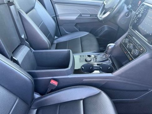 Used 2022 Volkswagen Atlas SEL R-Line AWD/4WD image 20