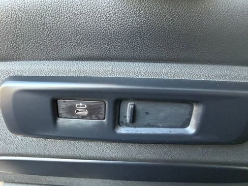 Used 2019 BMW X7 xDrive50i w/ M Sport Package image 11