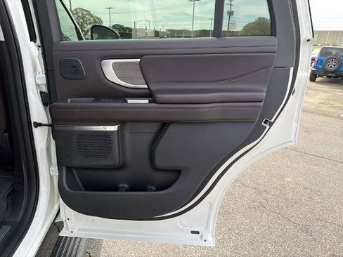 Certified 2025 Ford Expedition Platinum w/ Platinum Ultimate Package AWD/4WD image 22