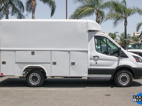 Used 2019 Ford Transit 250 138 RWD image 11