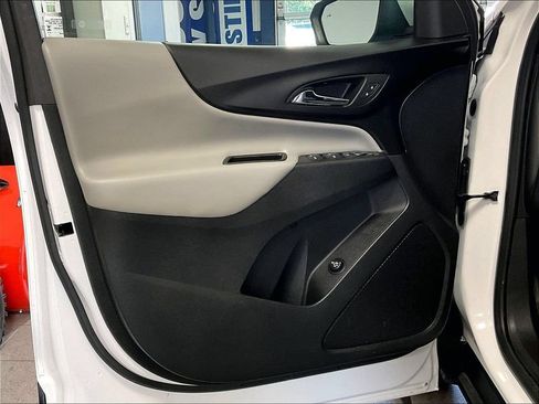 Used 2024 Chevrolet Equinox LT AWD/4WD image 9