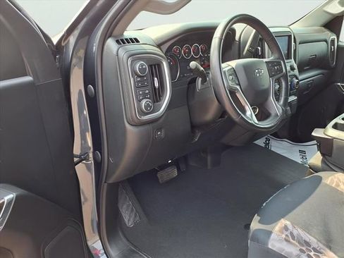 Used 2022 Chevrolet Silverado 1500 RST w/ LPO, Blackout Package image 10