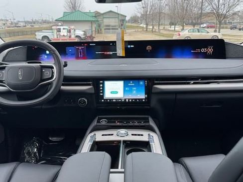 New 2025 Lincoln Navigator L Reserve image 18