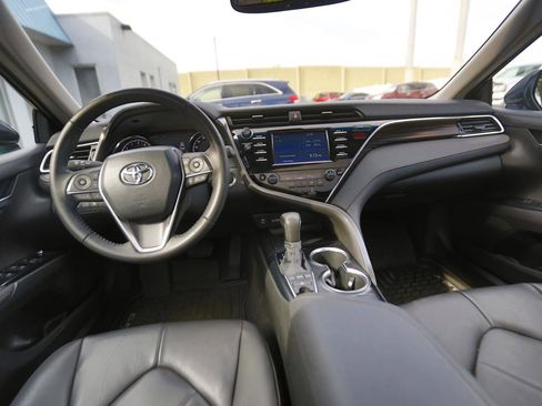 Used 2018 Toyota Camry XLE w/ Driver Assist Package FWD image 14