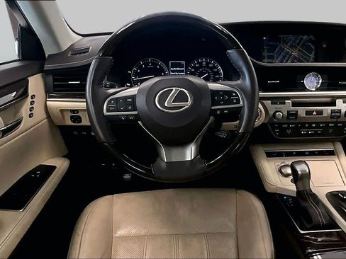 Used 2018 Lexus ES 350 w/ Luxury Package w/Wood Trim FWD image 5