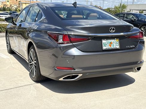 Used 2025 Lexus ES 350 w/ Premium Package image 10