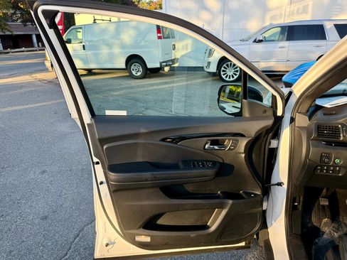 Used 2023 Honda Ridgeline Black Edition image 14