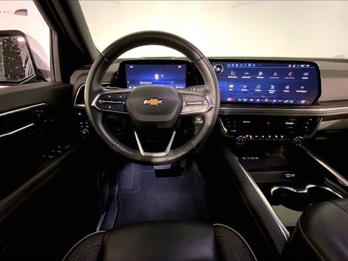 Used 2025 Chevrolet Tahoe Premier AWD/4WD image 5
