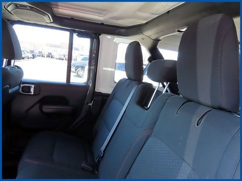 Certified 2021 Jeep Wrangler Unlimited Rubicon AWD/4WD image 10