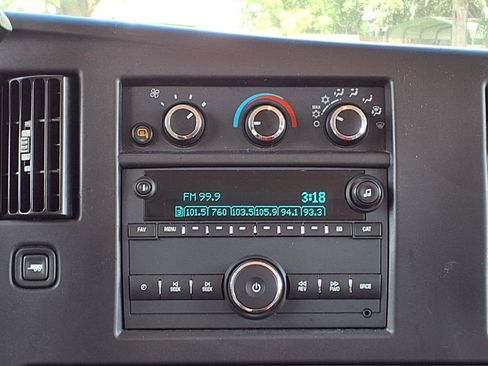 Used 2025 Chevrolet Express 3500 LT w/ LT Preferred Equipment Group RWD image 10