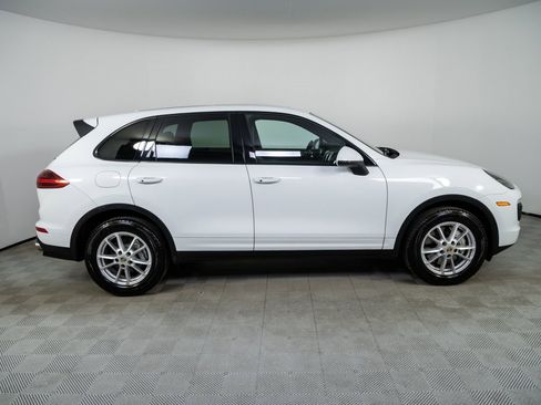 Used 2015 Porsche Cayenne S image 28