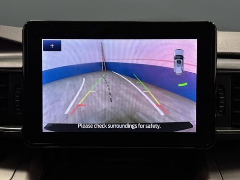 Used 2023 Ford Explorer XLT image 11