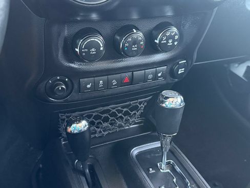 Used 2017 Jeep Wrangler Unlimited Sahara AWD/4WD image 24