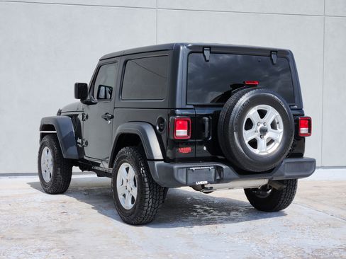 Used 2020 Jeep Wrangler Sport AWD/4WD image 6
