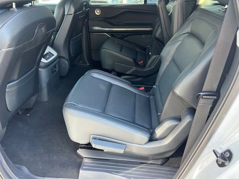 New 2026 Lincoln Navigator L Reserve image 16