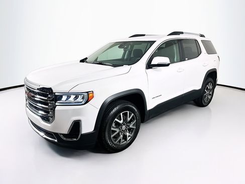 Used 2023 GMC Acadia SLE w/ Driver Convenience Package image 3