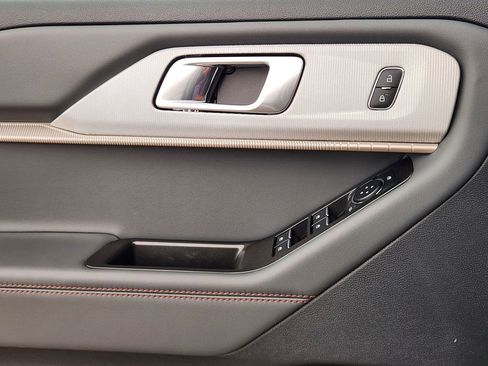 New 2026 Ford Explorer Active w/ Active Comfort Package RWD image 15