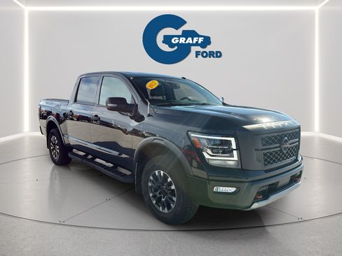 Used 2021 Nissan Titan PRO-4X w/ Pro-4x Convenience Package AWD/4WD image 4