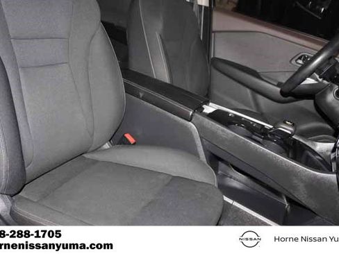 Used 2023 Nissan Rogue S image 6