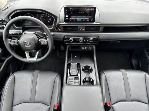 New 2025 Honda Pilot Touring image 14