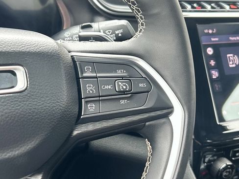 Certified 2023 Jeep Grand Cherokee L Laredo AWD/4WD image 23