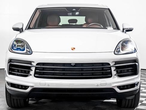 Certified 2023 Porsche Cayenne w/ Premium Package AWD/4WD image 7