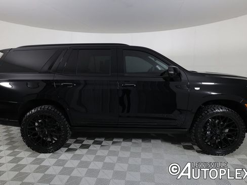 Used 2026 Cadillac Escalade Platinum Sport w/ LPO, ONYX Package AWD/4WD image 4