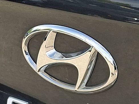 Used 2026 Hyundai Venue SEL FWD image 28