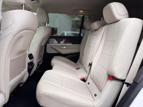 Used 2022 Mercedes-Benz GLS 450 4MATIC image 23